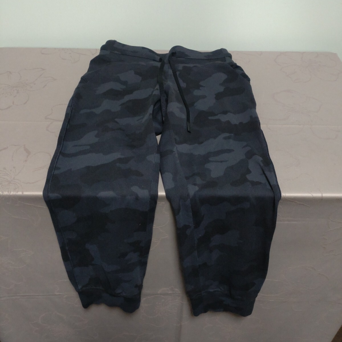 ★★『LuLulemon』ストレッチ素材《七分丈パンツ》サイズ0 ☆美品☆ ★★拍卖