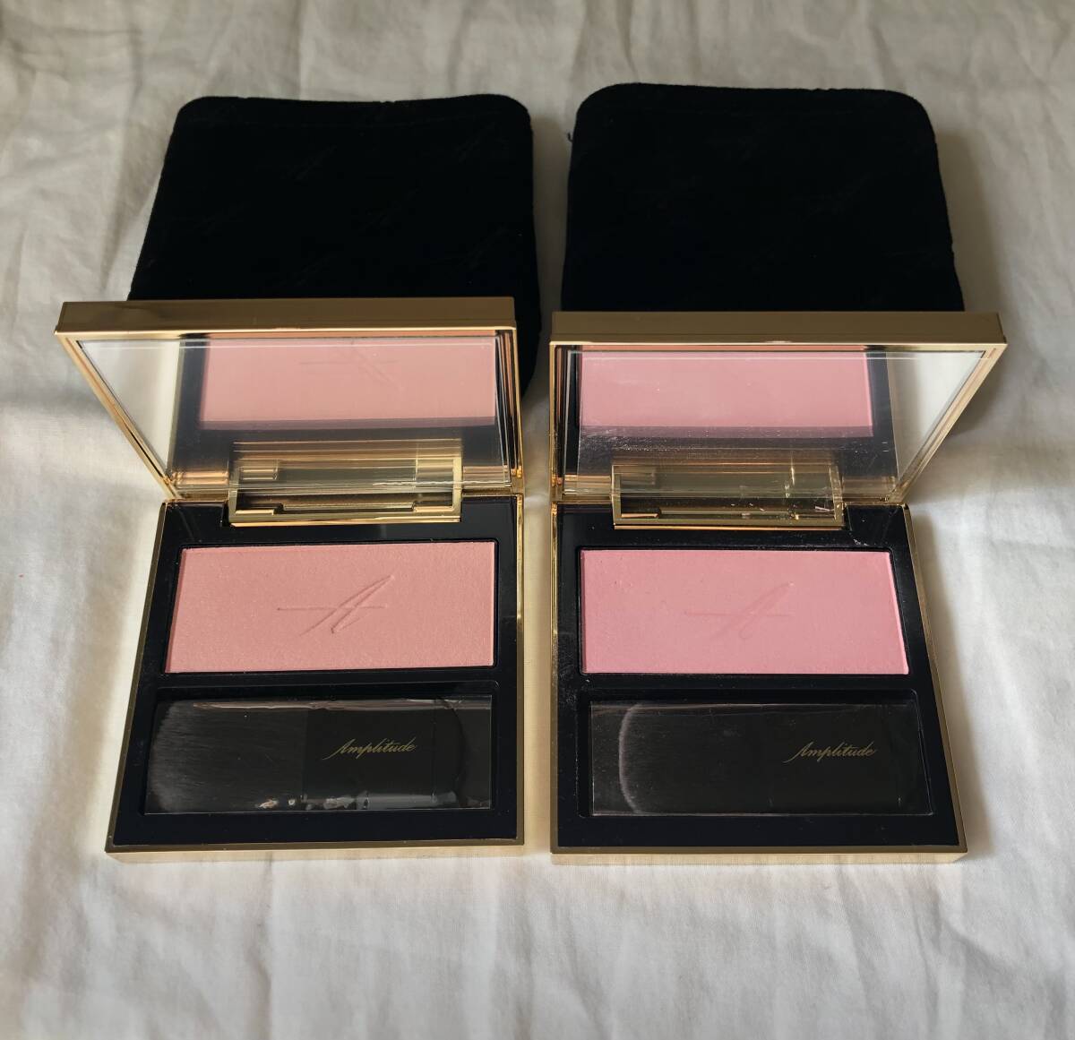 Amplitude アンプリチュード コンスピキュアス モノチークス ブラッシュ フェイスカラーハイライト 02 ソフトピンク 05 ベビーピンク RMK拍卖