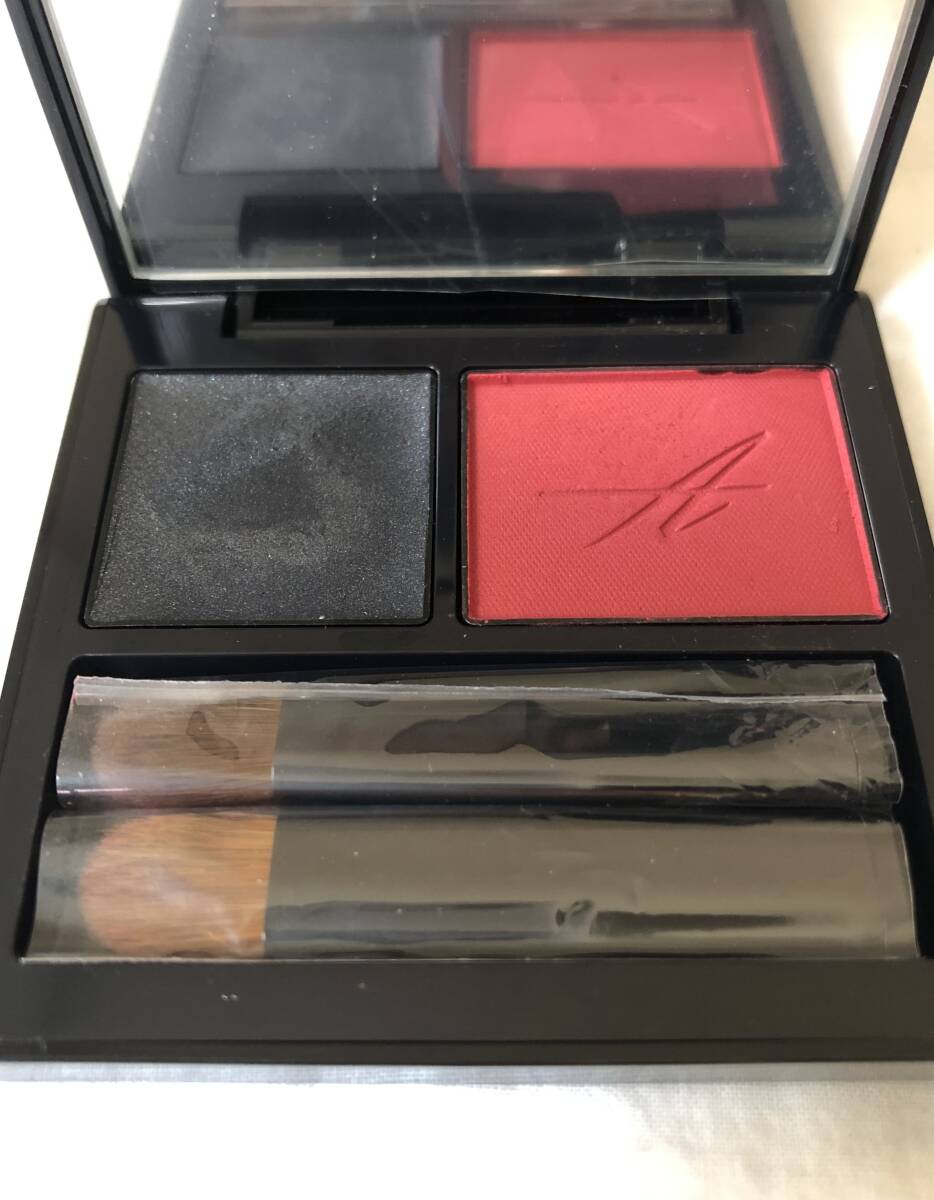 Amplitude アンプリチュード コンスピキュアス ダブルアイズ 01 ボルドー アイシャドウ クリーム ベース RMK拍卖