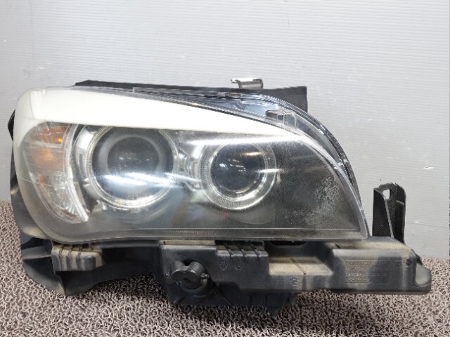 8951 BMW X1 E84 VL18 ヘッドライト右 ヘッドランプ右拍卖