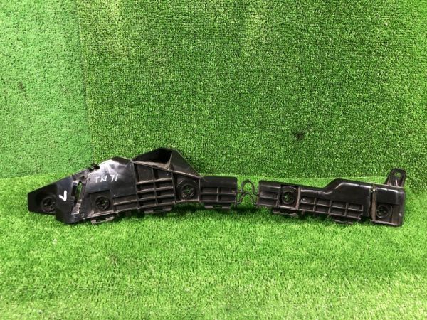 TOYOTA ノア NOAH 2015年式 リアバンパースペーサー 左 REAR BUMPER RETAINER LEFT ID:3409拍卖