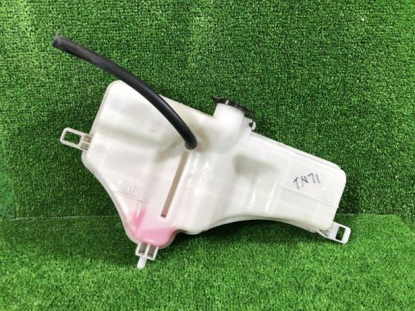 TOYOTA ノア NOAH ZRR80 2015年式 クーラントタンク COOLANT TANK ID:3410拍卖