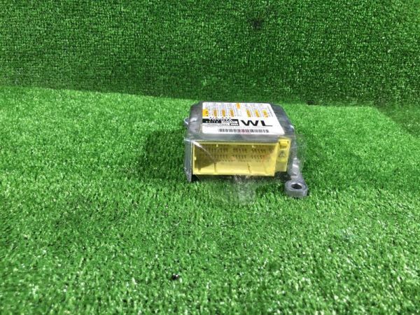 TOYOTA ノア NOAH ZRR80 2015年式 エアバッグコントローラ AIR BAG CONTROLLER ID:3422拍卖