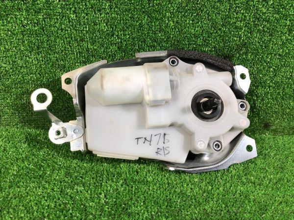 TOYOTA ノア NOAH ZRR80 2015年式 右ドア用ドアロックモーター DOOR LOCK VACCUM MOTOR-RIGHT ID:3424拍卖