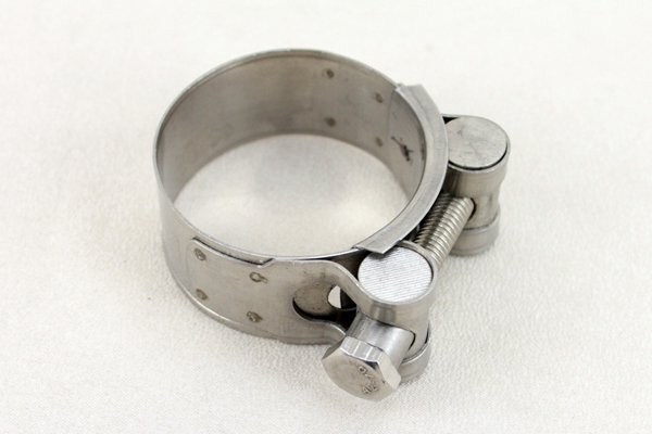 送料格安 ステンレスマフラーバンド40-43mm FZR250 XJR400 TW200 ドラッグスター400 トリッカー XJR1300 FZ1000 サイレンサー41mm42mm拍卖