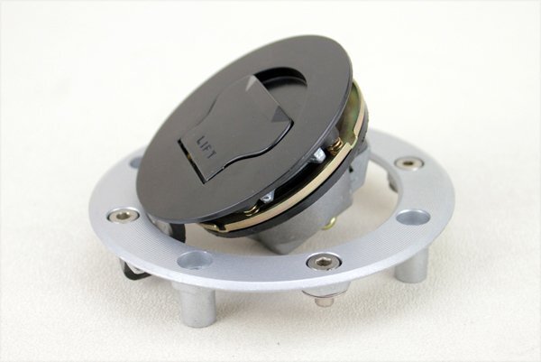 スズキ車用 ガソリンタンクキャップGSX-R400 GSX-R600 GSX-R750 GSX-R1000 GSX-R1100 GSF750 GSF1200 RF400 RF900拍卖