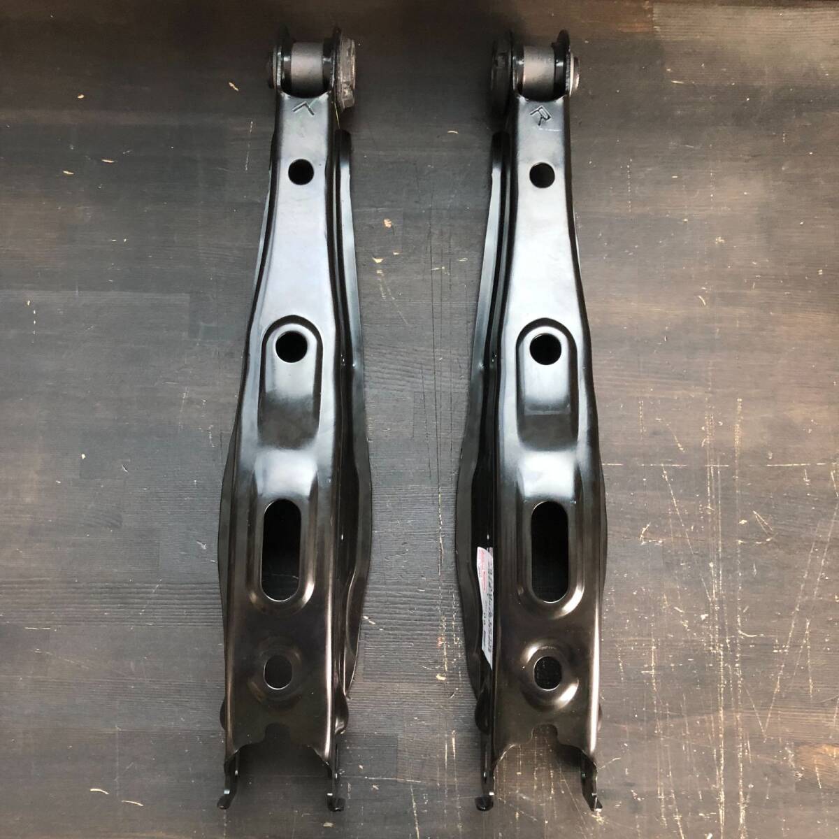 トヨタ 純正 アルテッツァ IS300 リヤサスペンション アーム NO.2 左右セット ARM REAR SUSPENSION LR set TOYOTA LEXUS Genuine 未使用拍卖