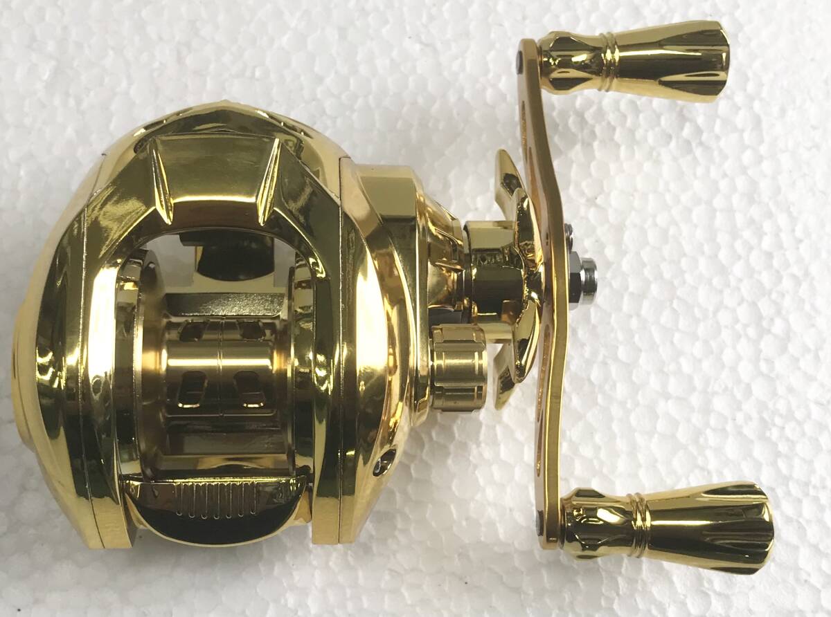 GHOSTHORNベイトリール右☆送料無料☆新品未使用☆SPクロームゴールド☆ギア比7.2:1☆ベアリング18☆200グラム☆マグネティックブレーキ☆拍卖