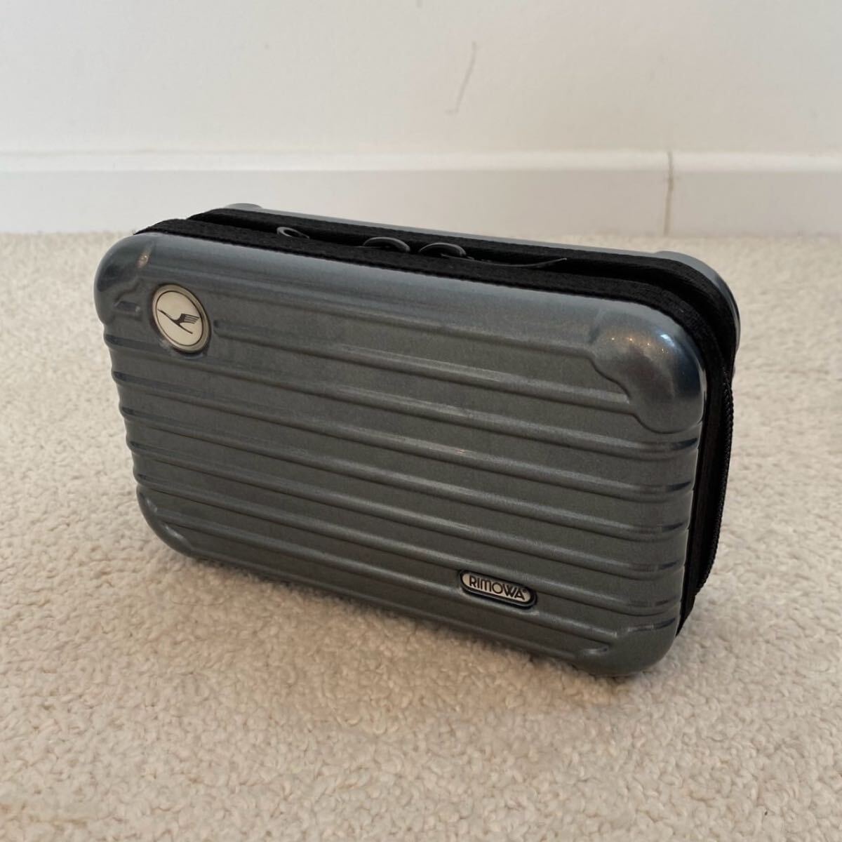 【非売品】RIMOWA Lufthansa アメニティキット シルバー Made in Germany 拍卖