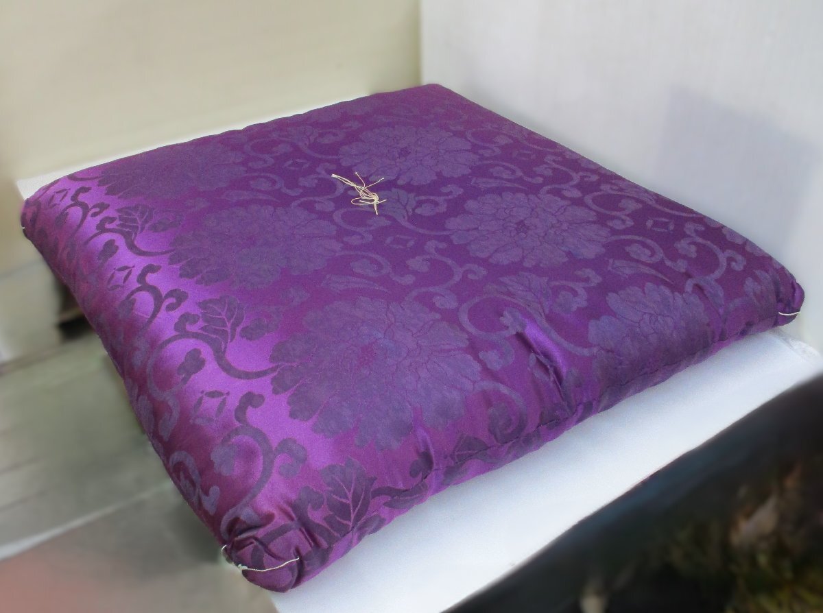★ 100777 お寺様用 座布団 ふくれ 法事 法要 仏壇 仏事 お盆 お寺用座布団 紫 60x63cm 厚み8cm 中古 ★拍卖