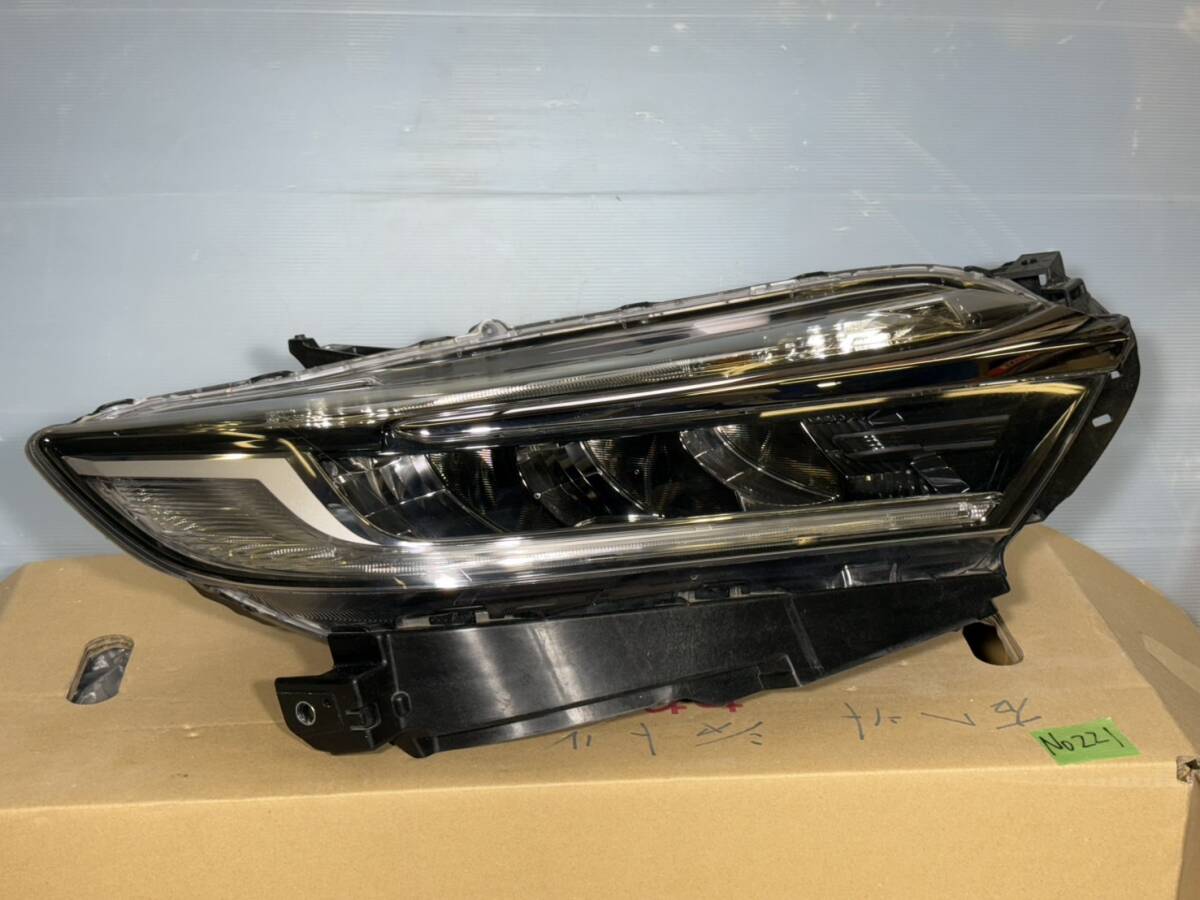 No.221 《極上品》 ホンダ HONDA シャトル GP7 前期 純正 ヘッドライト 右(運転席側) LED 拍卖