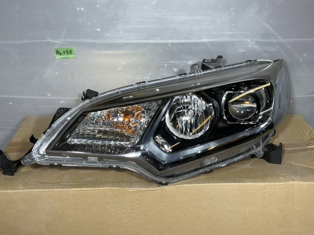 No.240 《極上品》 ホンダ HONDA フィット FIT GP5 純正 ヘッドライト 左(助手席側) LED ステー付き スタンレー W0350拍卖