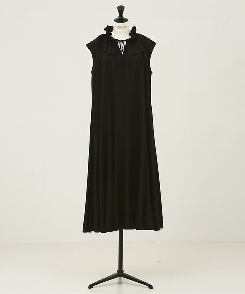 未使用 定価6.5万 デザインワークス フリルネックワンピース 黒 ノースリーブ 拍卖