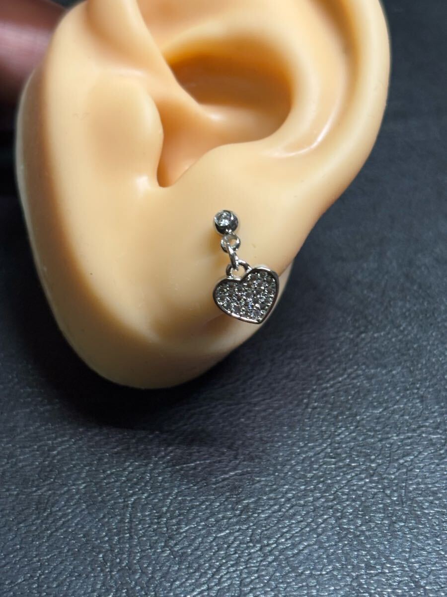 16G シルバー ハート キラキラ 揺れるチャーム 軟骨 cz拍卖