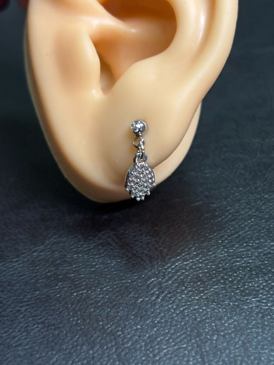 16G シルバー 手 ハンド 揺れるチャーム 軟骨 プチプラ ボディピアス拍卖