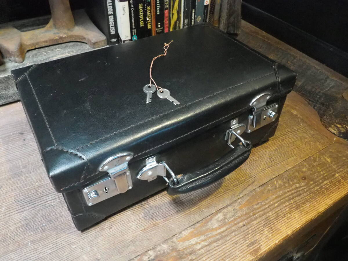 【小振りな本革トランク】鍵付きレザー鞄旅行ドクターバッグセカンドバッグインテリア収納ケース古道具アンティーク古着インダストリアル拍卖