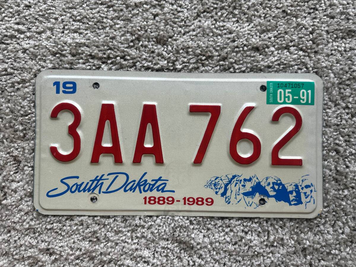 ◇ アメリカ ★4人の大統領★ サウスダコタ州 発行 South Dakota ナンバープレート (3AA 762)拍卖