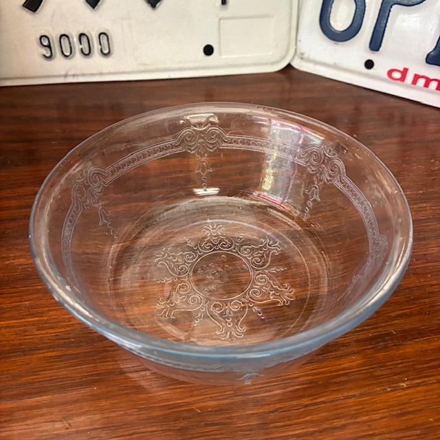 超レア!40's 初期刻印GLASS Firekingアメリカアンティーク ファイヤーキングボウル USAヴィンテージ食器/ダイナーPYREXヘーゼルアトラス拍卖