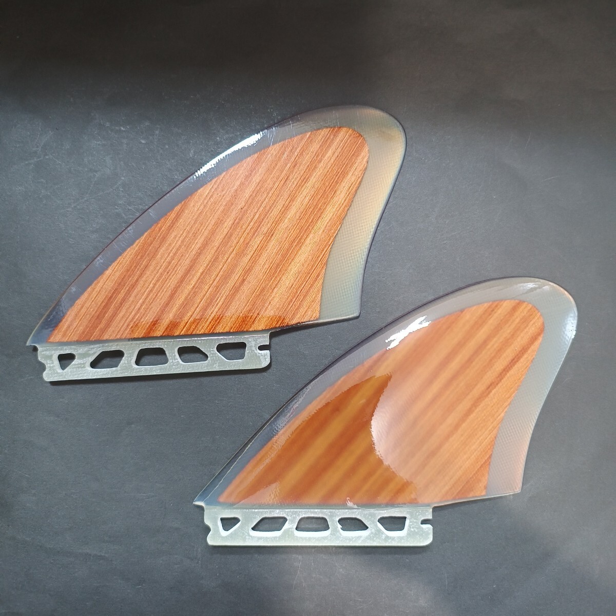 フューチャーフィン対応 MLサイズ ウッドコア ツインフィン ノーブランド ツインキールフィン フィッシュ シモンズ ファイバーグラス製拍卖