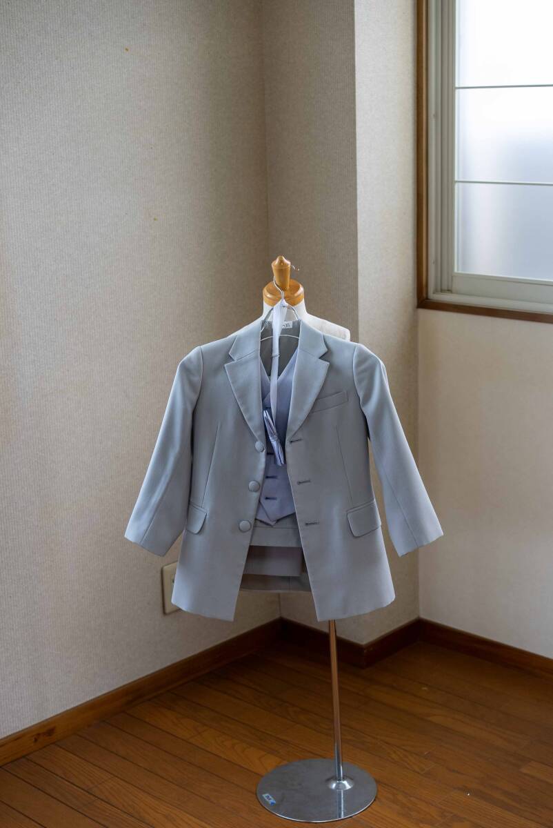 ●● 美品 110cm Camelot TSUJITAI キッズスーツ 子供 ジャケット ズボン ベスト フォーマル 結婚式 淡グレー フロックコート セットアップ拍卖