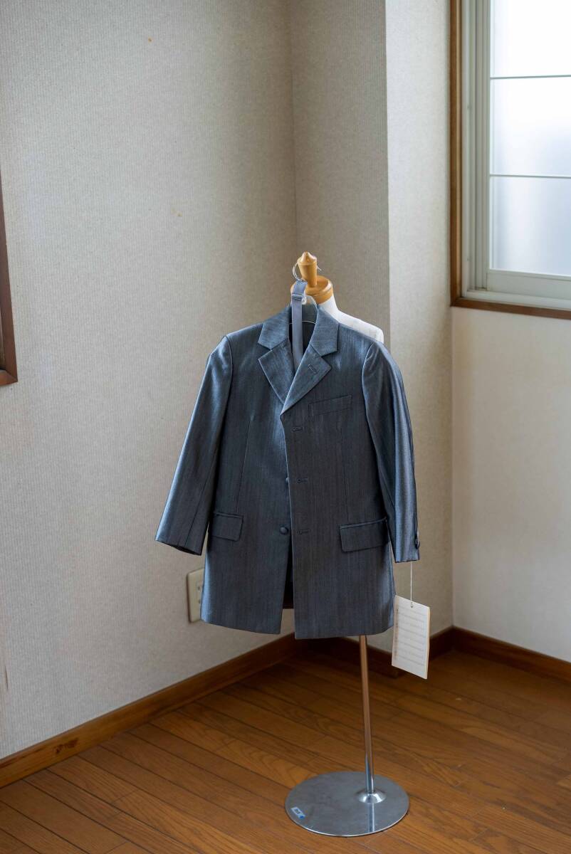 ●● 美品 110cm キッズスーツ 子供 ジャケット ズボン ベスト フォーマル 結婚式 グレー シルバー セットアップ拍卖