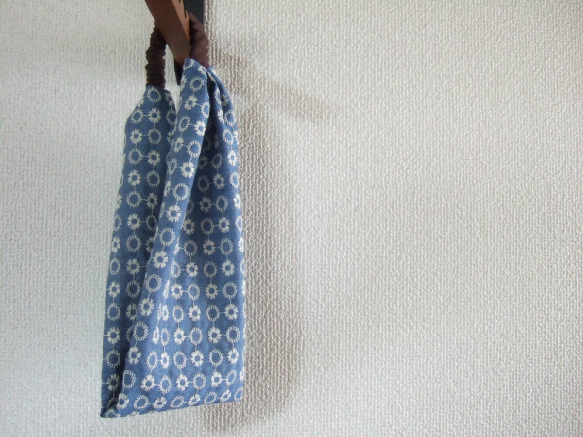 ★即決★ハンドメイド 刺繍がかわいい サックスブルーコットンのゆるターバン**ヘアバンド スイッチターバン コーデのアクセントに拍卖