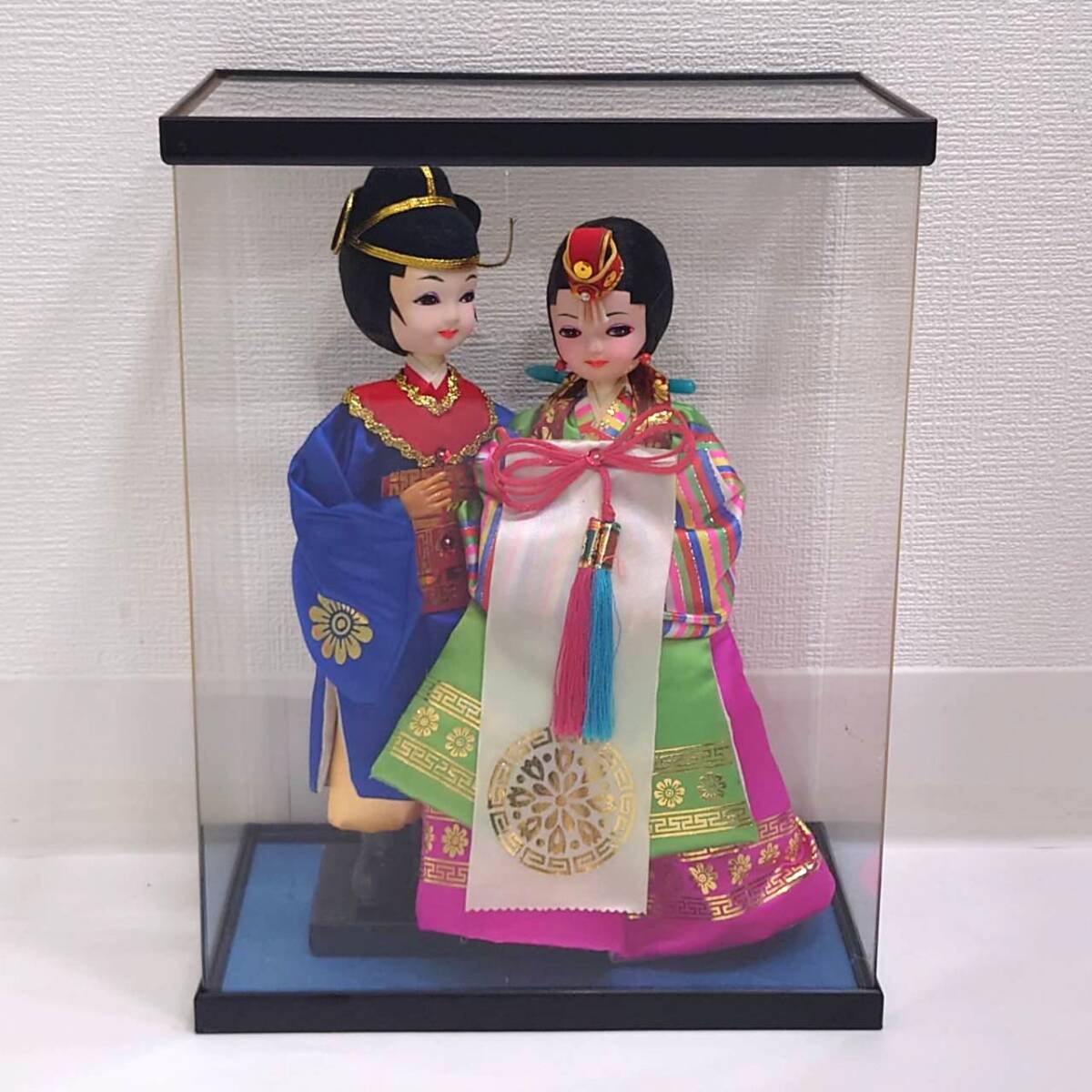 #6027 韓国人形 2体 ペア ケース付 男女 夫婦 コレクション 土産物 韓国 人形 ドール 置物 チマチョゴリ 民族衣装 現状保管品 詳細不明拍卖