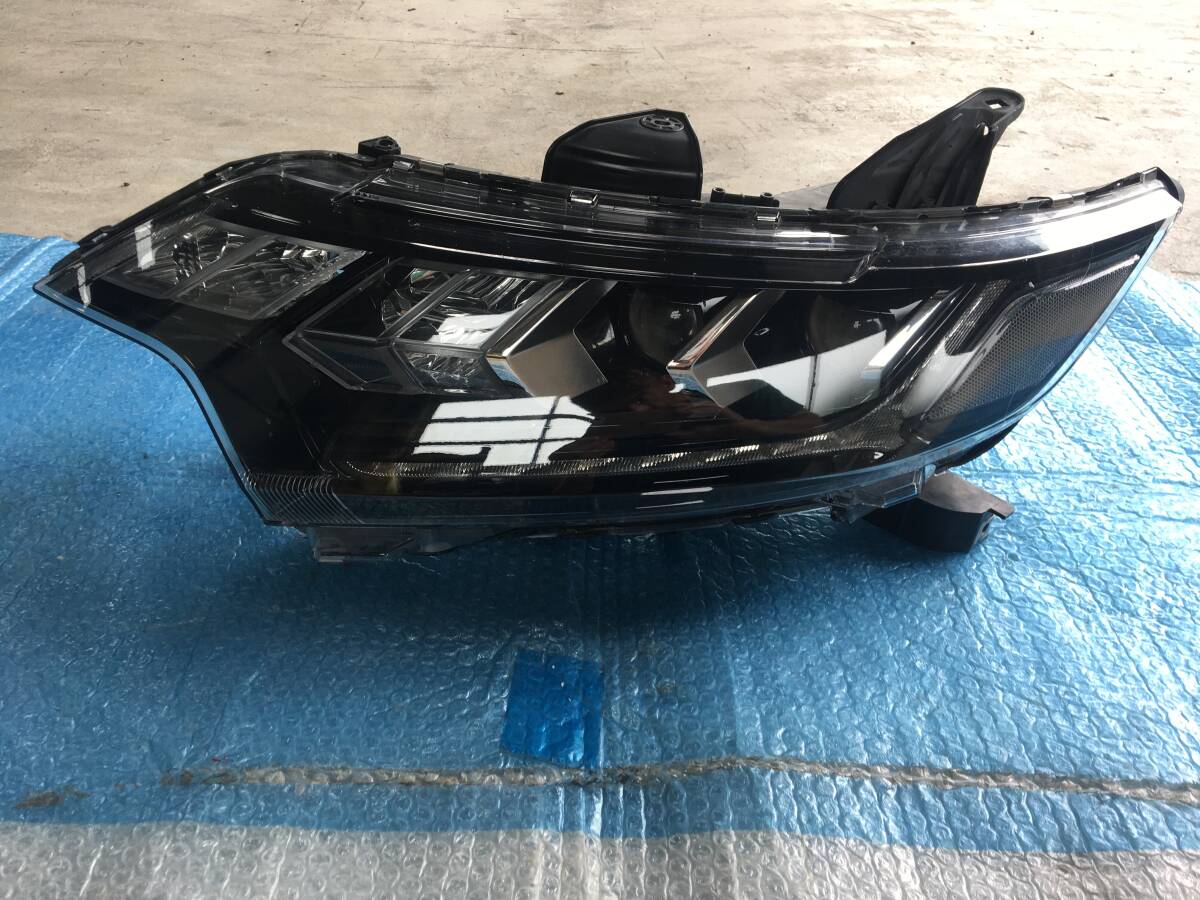 GF7W GF8W GG3W アウトランダー ヘッド左ライト ヘッドランプ左 ヘッドレンズ左 純正 MOBIS ECM921-01E30 MITSUBISHI OUTLANDER拍卖