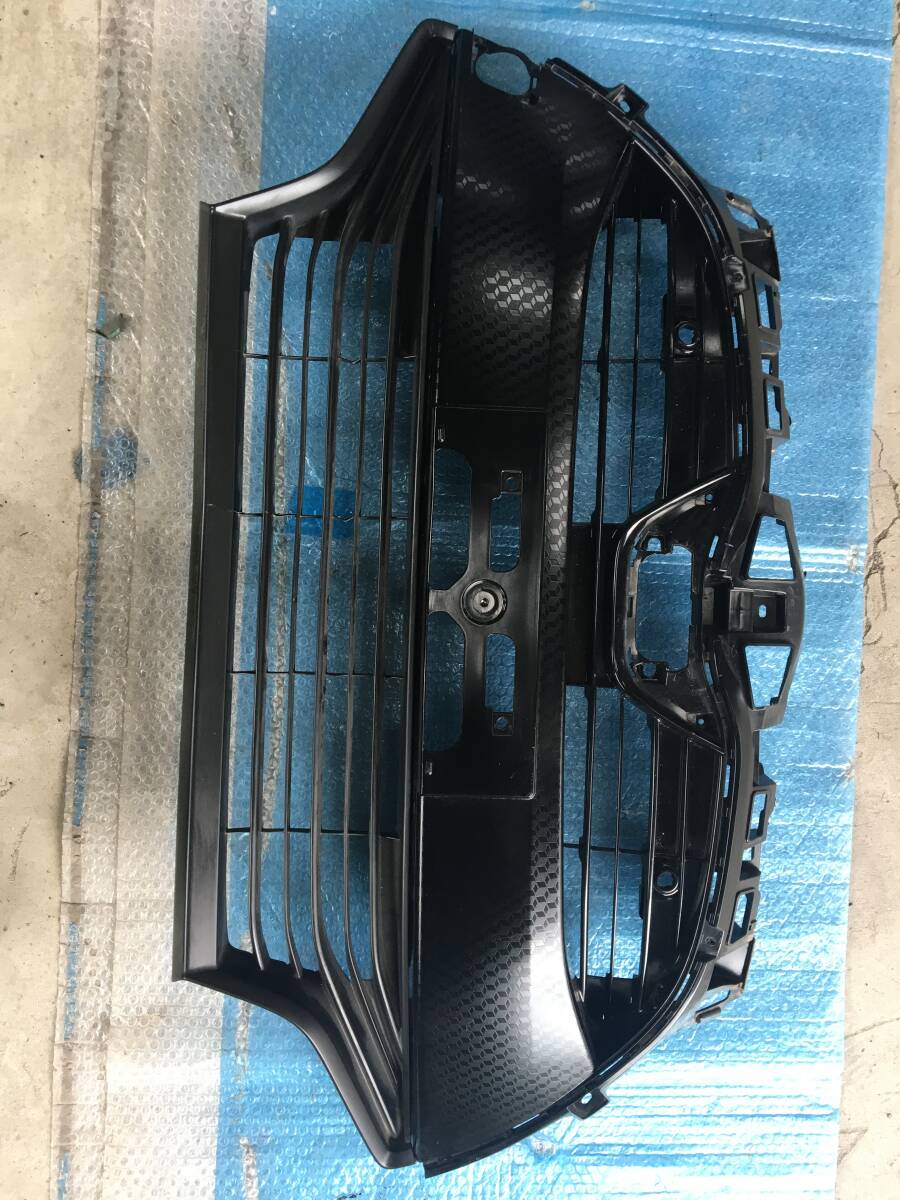 KSP210 MXPA10 MXPH10 ヤリス フロントバンパーグリル ロアグリル 純正 53112-K0040 53101-K0090 53111-K0070 TOYOTA YARIS拍卖