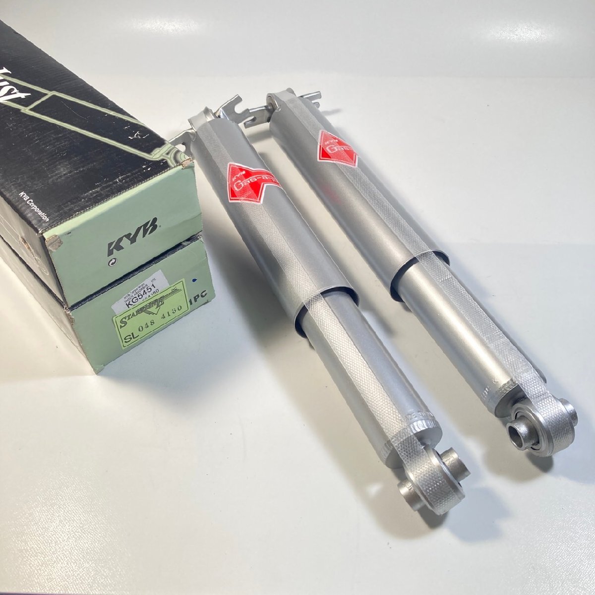 特価売り切り!新品 左右セット USカヤバ リア ダンパー ショック アブソーバー 83y-04y シボレー S-10 トラック S-10ブレイザー拍卖