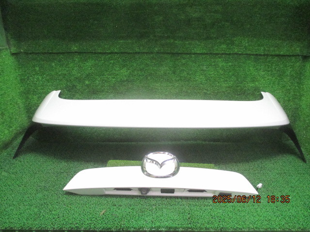 KE2FW マツダ CX-5 平成25年 カラーNO.34K リアゲートスポイラー ガーニッシュ 2点セット 252082 拍卖