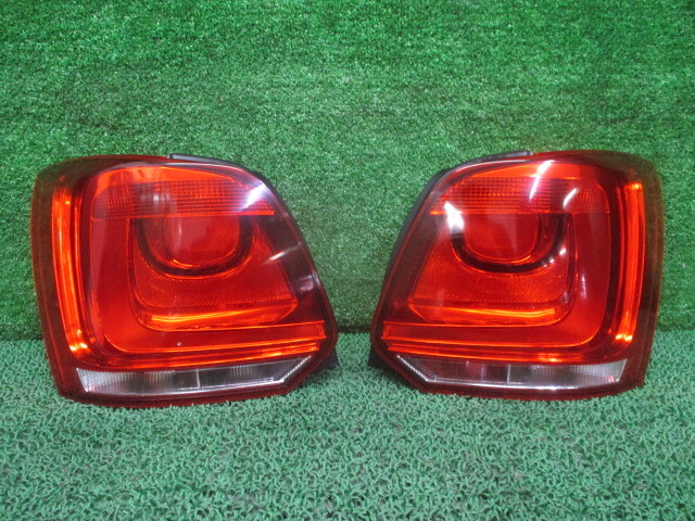 DBA-6RCBZ フォルクスワーゲン ポロ 平成23年7月 テールレンズ 左右セット 252237拍卖