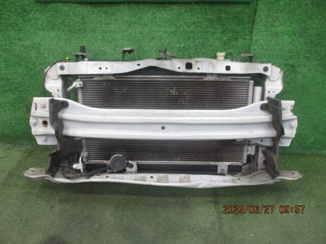 GP5 ホンダ フィット ハイブリッド 平成25年 カラーNO.NH624P ラジエーター コンデンサー フロントカット 252227拍卖