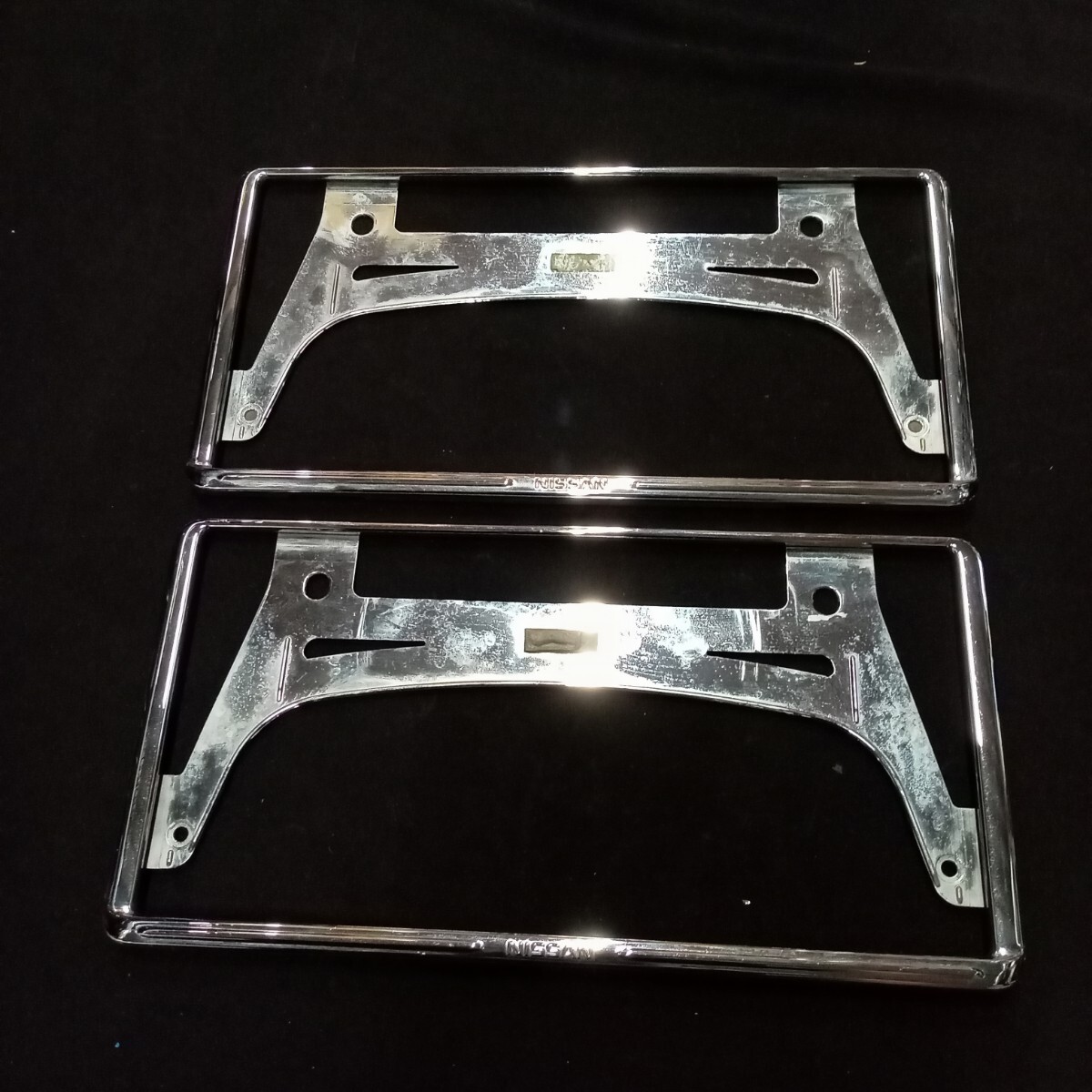 日産純正メッキナンバーフレーム★前後セット 割れ・キズ無 美品拍卖