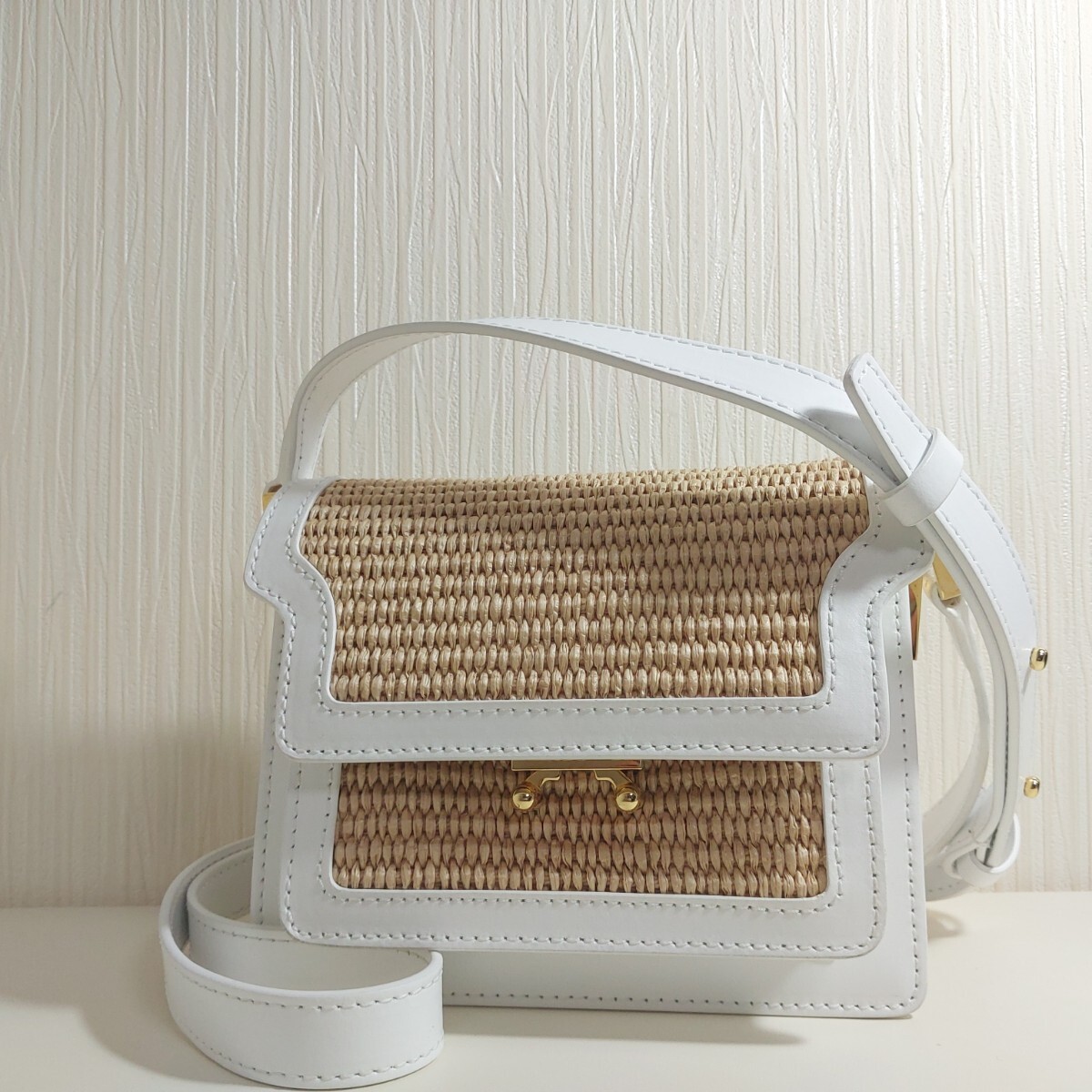 マルニ トランク ソフト ミニ ショルダーバッグ かごバッグ サンド/ホワイトSBMP0075Q1拍卖