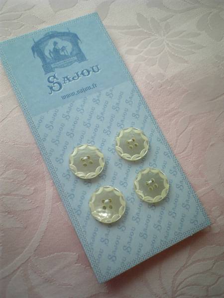 :;,.★ SAJOU サジュー★・:.,; 4つ穴ボタン ホワイト 拍卖