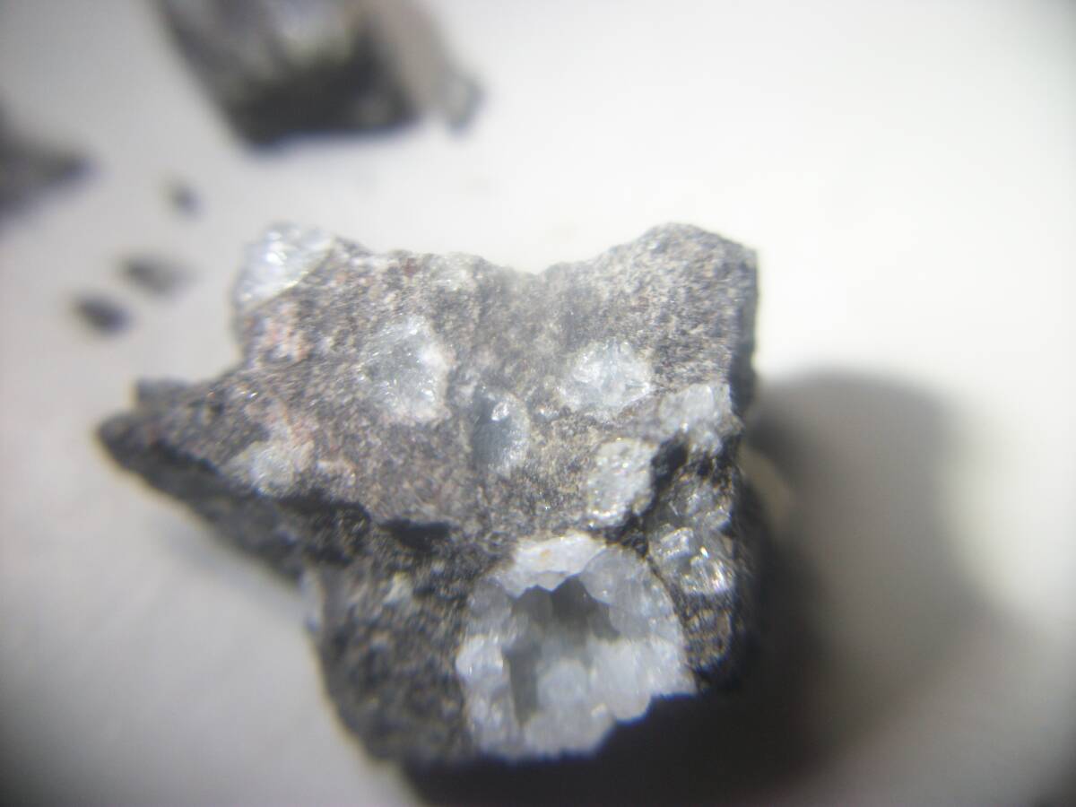 国産鉱物 長崎県 生月島 レビ沸石 菱沸石 さざれ 定型外発送拍卖