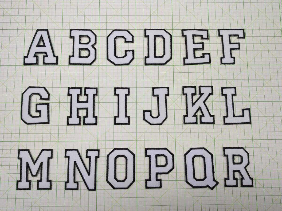 20枚★ アルファベットワッペン刺繍アップリケ英語ABCローマ字 黒白数字 ☆アイロン接着OK拍卖