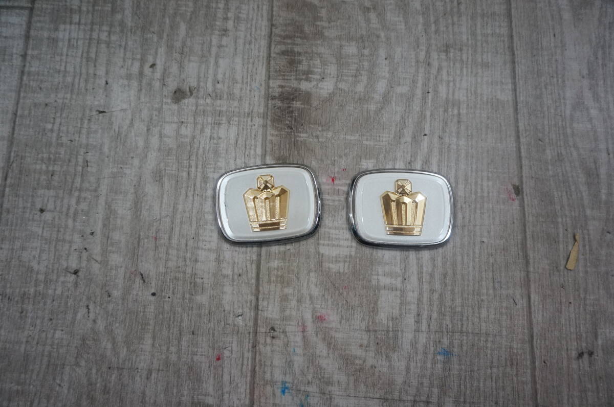 C892 トヨタ GRS180 GRS182 GRS184 18系 クラウン ゼロクラウン アスリート ロイヤル 純正 ピラー エンブレム 左右セット2504263拍卖