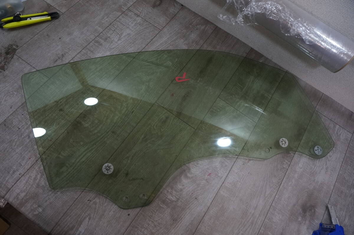 C822 BRZ(86)(ZD8)右前ドアガラス (43R-00034 M2H4) 中古拍卖