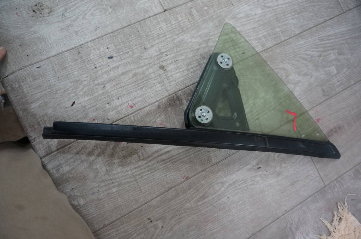 C832 ZN6 86 ハチロク スバル BRZ ZC6 左サイドガラス 三角 クォーターガラス拍卖