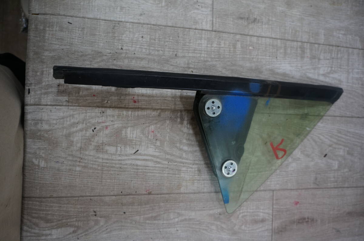 C834 ZN6 86 ハチロク スバル BRZ ZC6 右サイドガラス 三角 クォーターガラス拍卖