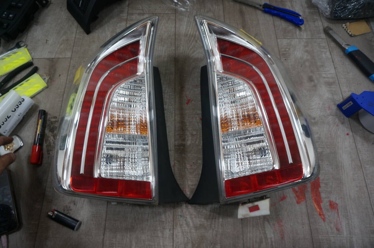 C991 ZVW30 プリウス 後期 純正 LED テールランプ 左右セット 寒冷地仕様 リアフォグ付 中古拍卖