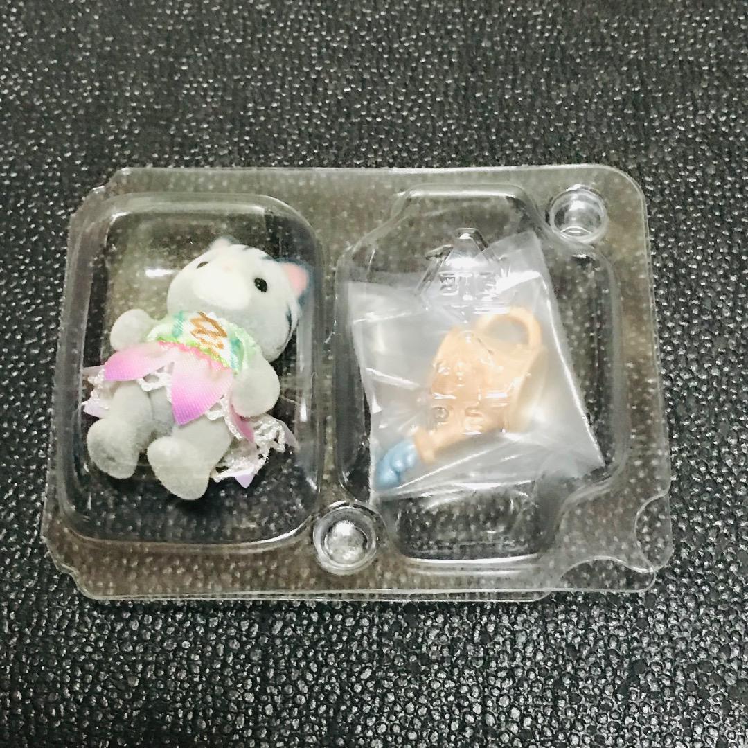 グレイッシュネコの赤ちゃんとまほうのじょうろ シルバニアファミリー 赤ちゃん お花畑のおともだち くじ 森のお家 キッチン 人形拍卖