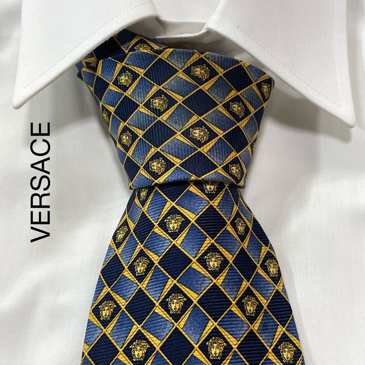 VERSACE ヴェルサーチ メデューサ パターン柄 シルク ネクタイ 日本製 ネイビー ブルー ゴールド TG2284拍卖