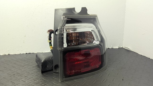 ステップワゴン RG1 右 テール ランプ ライト 33500-SLJ-J51拍卖