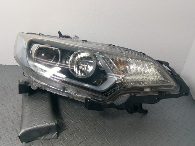 フィット GP5 右 ヘッドランプ ライト 33100-T5A-J31拍卖