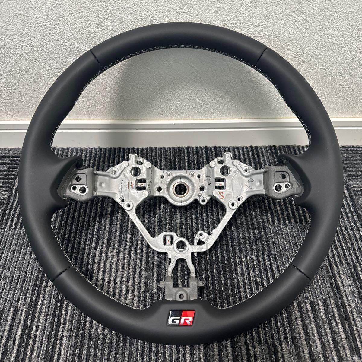 新車外し 超美品 トヨタ ZN6 後期 86 ハチロク ZN8 GR86 86 純正 GR レザー ステアリング ハンドル BRZ ZD8 GS120-07010 ZC6 ③拍卖