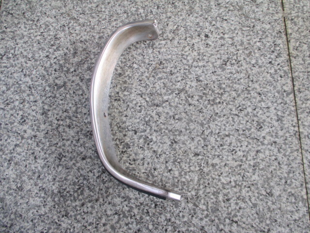 サニトラロング、gb122、後期タイプ、フロントグリル周り・フェンダー先端のメッキモール(右)拍卖