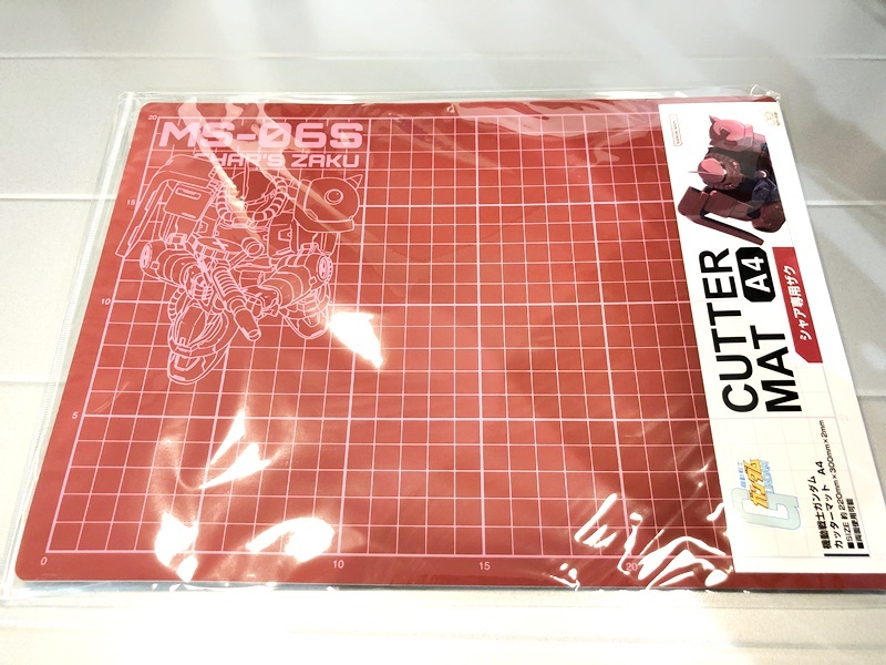 サンスター文具 カッターマットA4 GS12 シャア専用ザク ガンダム プラモデル (新品 在庫品)拍卖